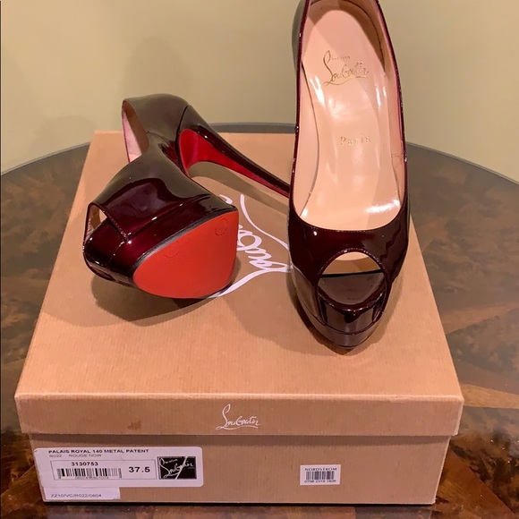 Palais Royal Louboutin - Picture 1 of 8